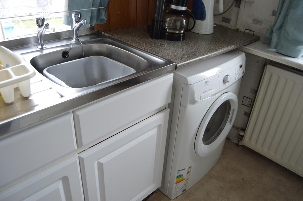 Carnegie Holiday Cottage 던펌린 객실 사진